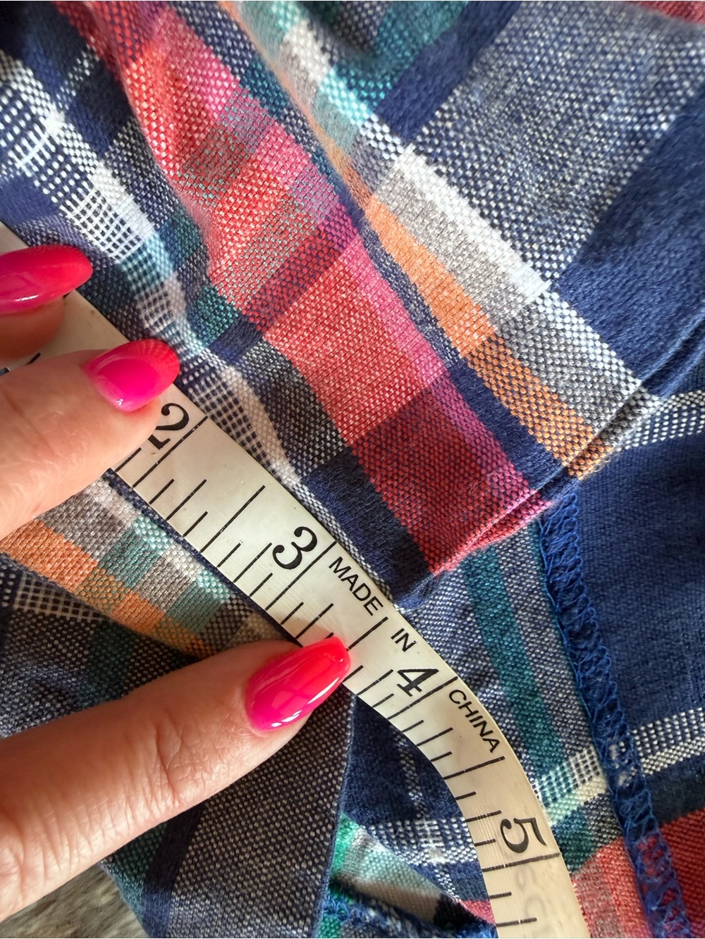 2 for $15 sale: Banana republic red green blue plaid Chino shorts (Ryan fit) / s - Picture 4 of 4